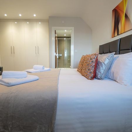 Helios Court Penthouse Serviced Apartment By Ferndale Maidenhead Exterior foto