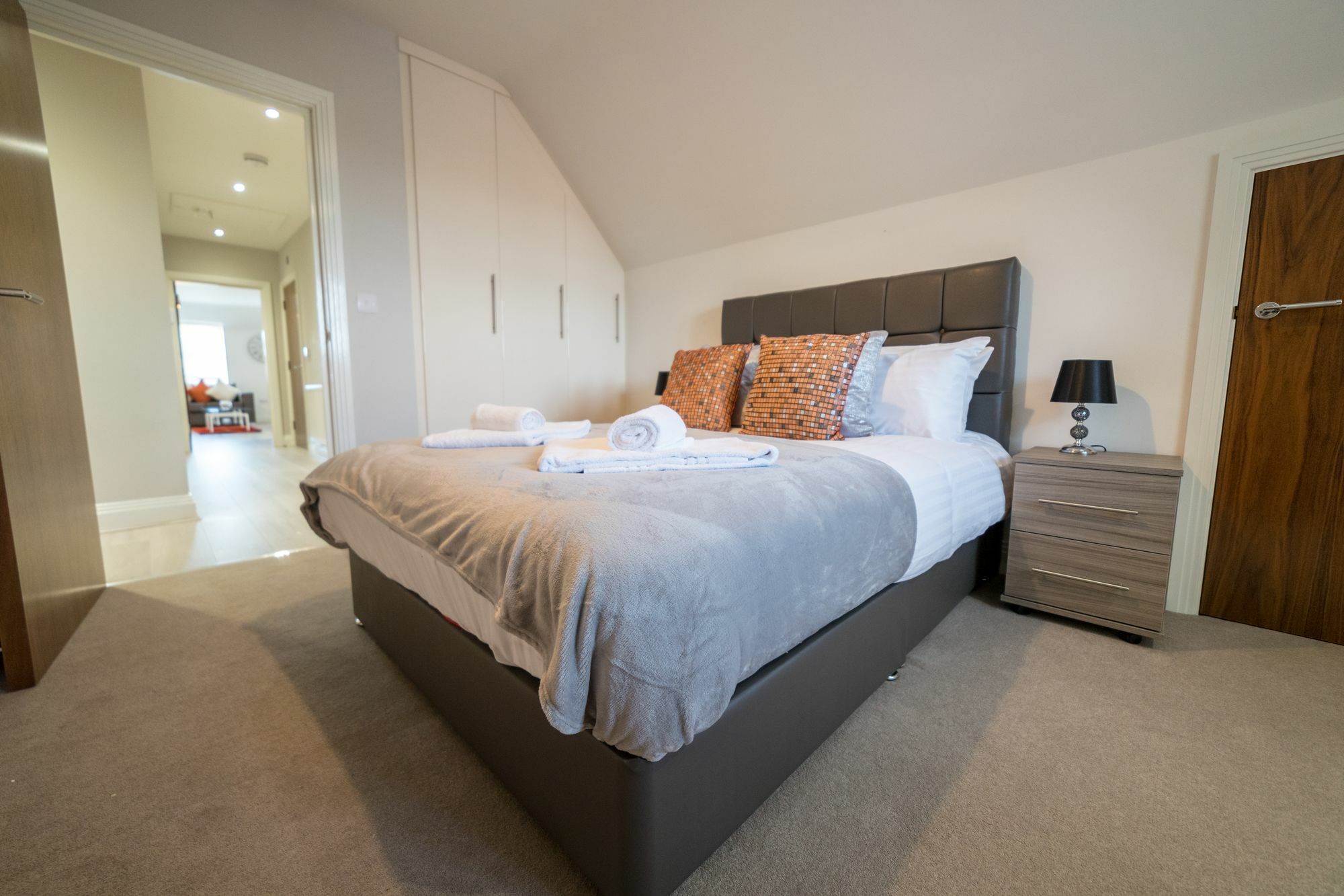 Helios Court Penthouse Serviced Apartment By Ferndale Maidenhead Exterior foto